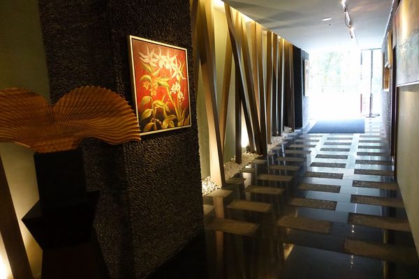 日月行館觀光國際酒店：(胖樺食記)南投縣六星級” 日月潭‧日月行館國際觀光酒店” 。貴婦下午茶佐以無敵湖光山色美景。