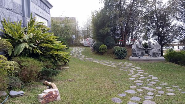 日月行館觀光國際酒店：(胖樺食記)南投縣六星級” 日月潭‧日月行館國際觀光酒店” 。貴婦下午茶佐以無敵湖光山色美景。