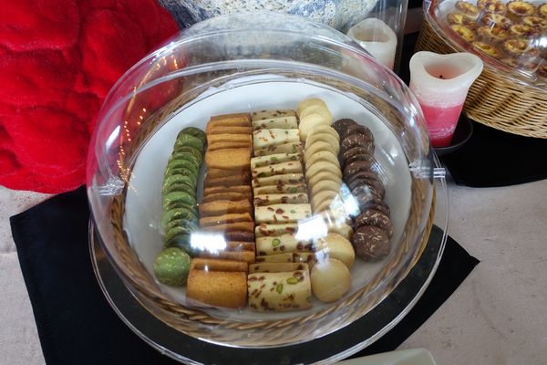 日月行館觀光國際酒店：(胖樺食記)南投縣六星級” 日月潭‧日月行館國際觀光酒店” 。貴婦下午茶佐以無敵湖光山色美景。