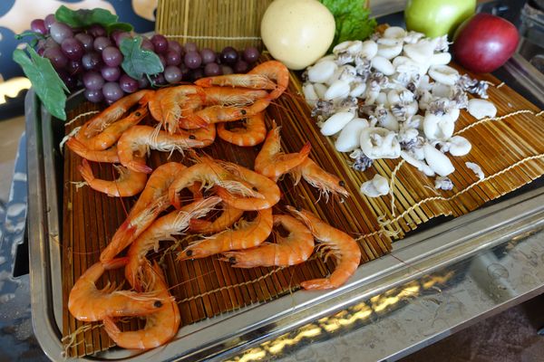 日月行館觀光國際酒店：(胖樺食記)南投縣六星級” 日月潭‧日月行館國際觀光酒店” 。貴婦下午茶佐以無敵湖光山色美景。