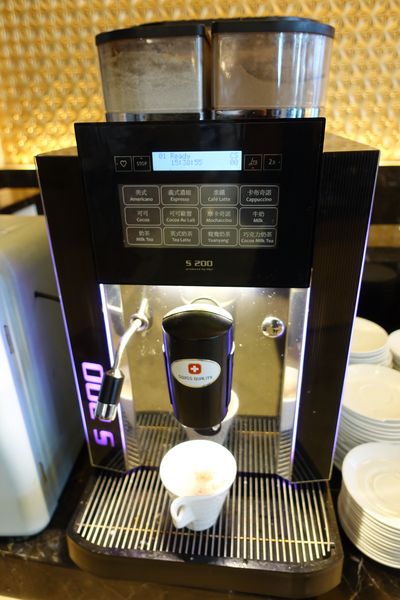 日月行館觀光國際酒店：(胖樺食記)南投縣六星級” 日月潭‧日月行館國際觀光酒店” 。貴婦下午茶佐以無敵湖光山色美景。