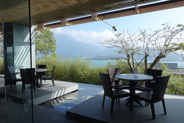 日月行館觀光國際酒店：(胖樺食記)南投縣六星級” 日月潭‧日月行館國際觀光酒店” 。貴婦下午茶佐以無敵湖光山色美景。