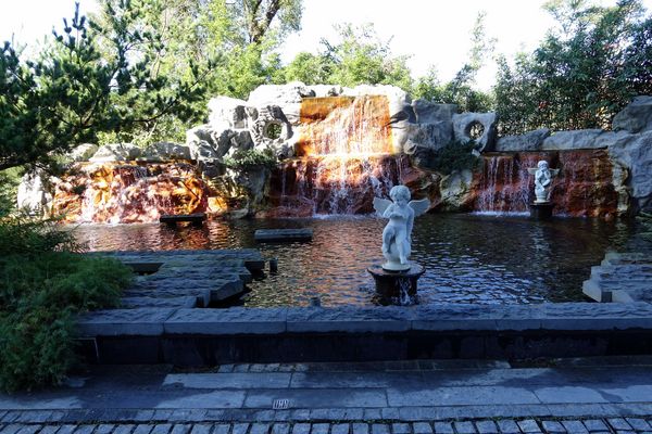 日月行館觀光國際酒店：(胖樺食記)南投縣六星級” 日月潭‧日月行館國際觀光酒店” 。貴婦下午茶佐以無敵湖光山色美景。