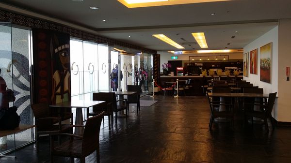 日月行館觀光國際酒店：(胖樺食記)南投縣六星級” 日月潭‧日月行館國際觀光酒店” 。貴婦下午茶佐以無敵湖光山色美景。