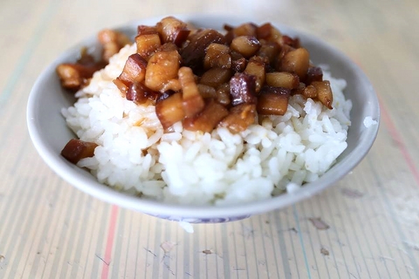 王氏魚皮：【台南食記】銅板平價美食王氏魚皮~值得納入口袋名單的台南在地早午餐
