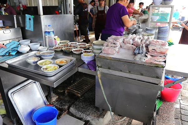 王氏魚皮：【台南食記】銅板平價美食王氏魚皮~值得納入口袋名單的台南在地早午餐