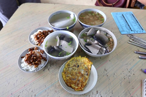 王氏魚皮：【台南食記】銅板平價美食王氏魚皮~值得納入口袋名單的台南在地早午餐
