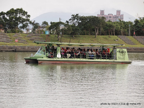 冬山河親水公園:【景點】宜蘭冬山河親水公園@五結 : 沒有水的親水公園,也可是可以來走走運動的啦