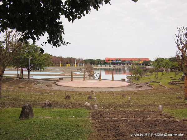 冬山河親水公園:【景點】宜蘭冬山河親水公園@五結 : 沒有水的親水公園,也可是可以來走走運動的啦
