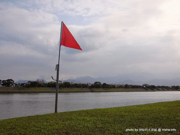 冬山河親水公園:【景點】宜蘭冬山河親水公園@五結 : 沒有水的親水公園,也可是可以來走走運動的啦