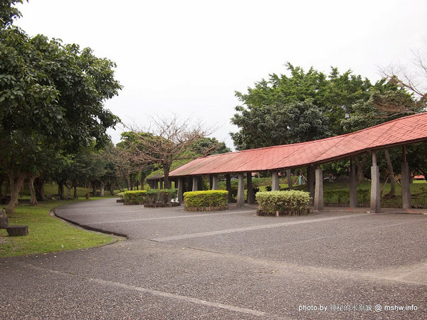 冬山河親水公園:【景點】宜蘭冬山河親水公園@五結 : 沒有水的親水公園,也可是可以來走走運動的啦