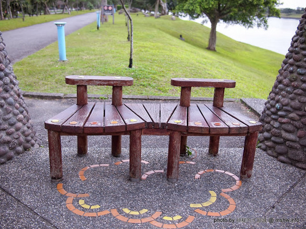 冬山河親水公園:【景點】宜蘭冬山河親水公園@五結 : 沒有水的親水公園,也可是可以來走走運動的啦