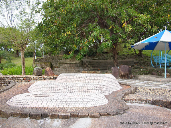 冬山河親水公園:【景點】宜蘭冬山河親水公園@五結 : 沒有水的親水公園,也可是可以來走走運動的啦