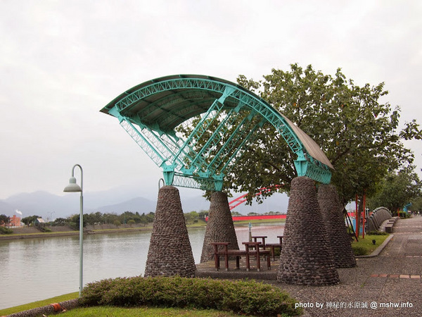 冬山河親水公園:【景點】宜蘭冬山河親水公園@五結 : 沒有水的親水公園,也可是可以來走走運動的啦