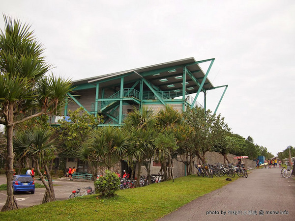 冬山河親水公園:【景點】宜蘭冬山河親水公園@五結 : 沒有水的親水公園,也可是可以來走走運動的啦