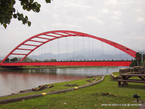 冬山河親水公園:【景點】宜蘭冬山河親水公園@五結 : 沒有水的親水公園,也可是可以來走走運動的啦