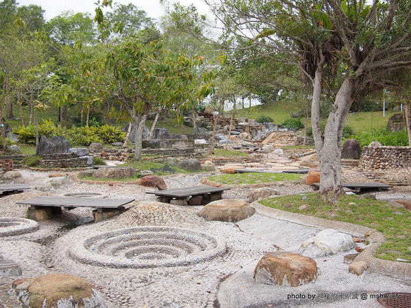 冬山河親水公園:【景點】宜蘭冬山河親水公園@五結 : 沒有水的親水公園,也可是可以來走走運動的啦