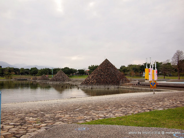 冬山河親水公園:【景點】宜蘭冬山河親水公園@五結 : 沒有水的親水公園,也可是可以來走走運動的啦