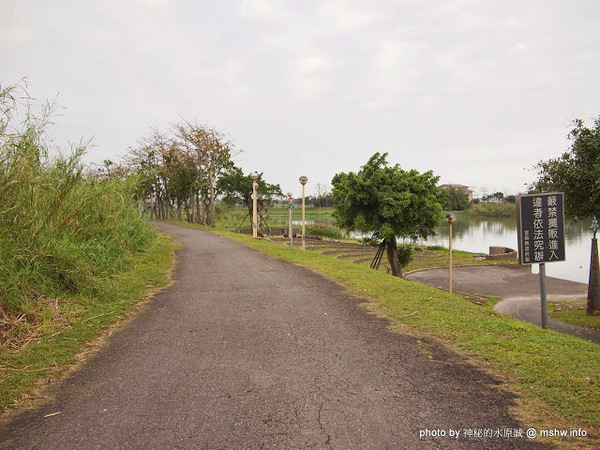 冬山河親水公園:【景點】宜蘭冬山河親水公園@五結 : 沒有水的親水公園,也可是可以來走走運動的啦