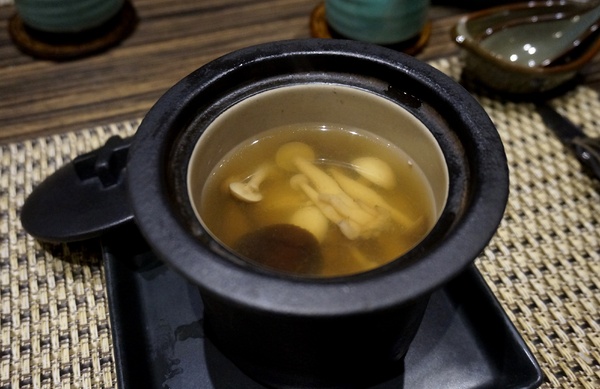 少帥禪園：北投 少帥禪園：張學良故居品嚐 少帥私房套餐 & 泡足湯