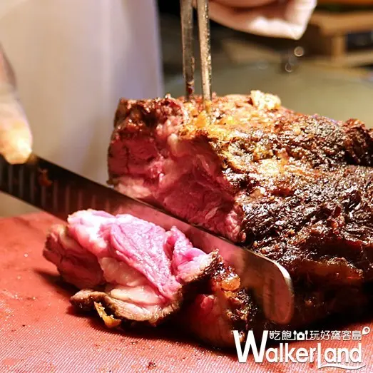 泰菜美食家搶先吃！W飯店THE KITCHEN TABLE吃到飽餐廳，推出「Mr. Tai Thai台泰下廚」泰菜吃到飽活動，再加碼限時半價優惠。