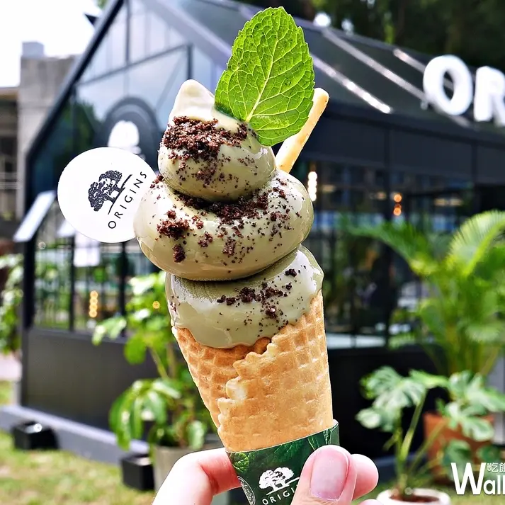 「小樹霜淇淋」一定要搶拍！IG超夯霜淇淋「金帛手製」快閃華山，獨家聯名品木宣言推出限量「鐵觀音霜淇淋」讓甜點控瘋了。