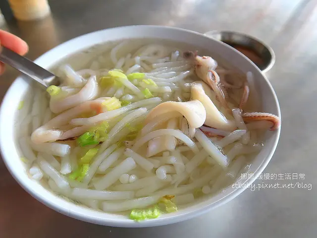 美食窩客 娜娜 推薦 施家小卷米粉