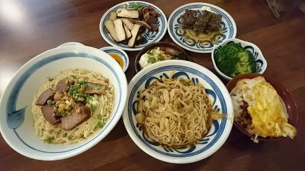 窩客 MayMay 曾在 美華麵店