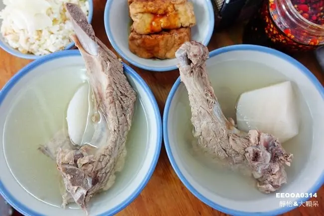 美食窩客 靜怡 曾在 高麗菜飯 原汁排骨湯