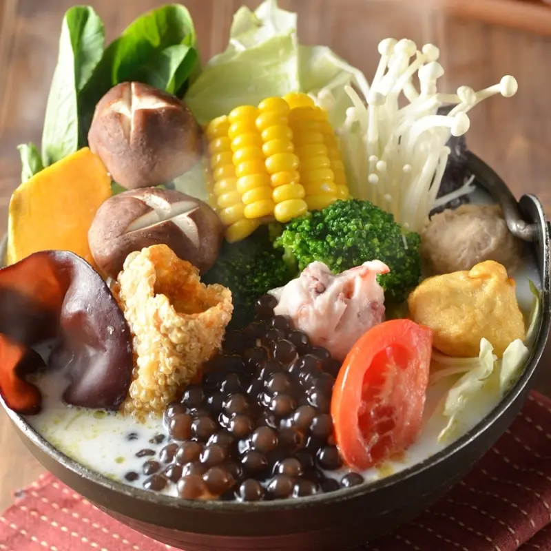 讓珍奶控瘋狂的「珍奶鍋」！珍奶控一定要朝聖春水堂獨家「珍珠奶茶鍋」，再加碼「隱藏版茶香火鍋」只在台中吃得到。