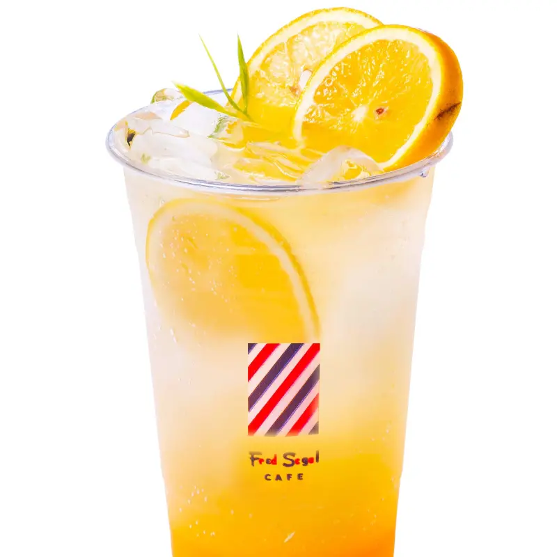 洗版IG就靠這杯！IG超夯潮牌「Fred Segal Cafe」推出限定「氣泡飲買一送一」，強勢搶攻全新IG洗版王稱號。