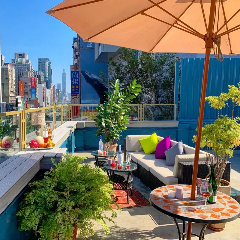 帕尼尼控立刻就衝！最強帕尼尼「Toasteria吐司利亞」強勢推出20道全新料理，首次開放「空中庭院」搶攻網美打卡熱點。