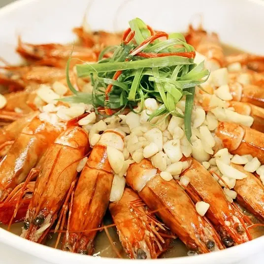 吃到飽控多個理由吃一波！王朝大酒店SUNNY BUFFET推出「夏酒菜」吃到飽活動，期間限定再加碼酒類飲品無限暢飲。