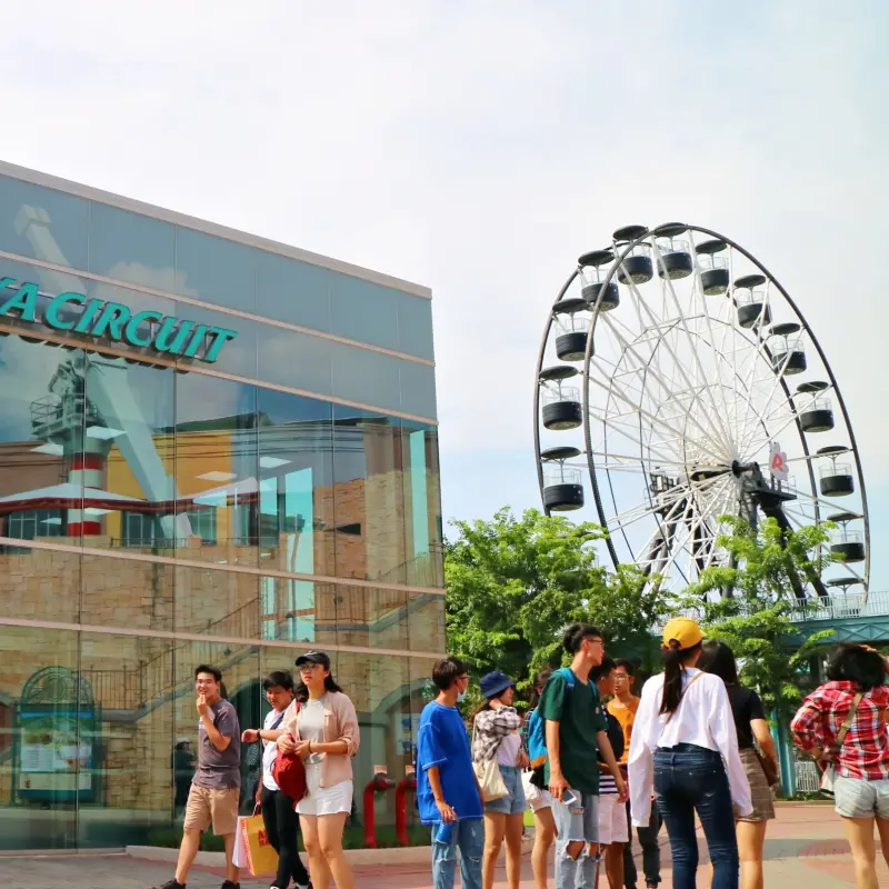 逛到忘記回家！全新改裝「異想不到 大魯閣草衙道」集結11間高雄獨家美食、VR電競基地，強勢挑戰高雄最狂購物中心稱號。