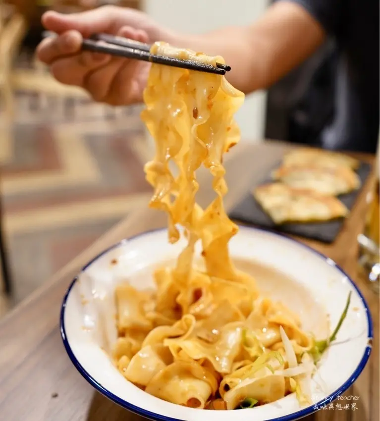 美食窩客 Stancy Tsai 推薦「淡水美食 淡水老街 柴米夫妻中式麵館」