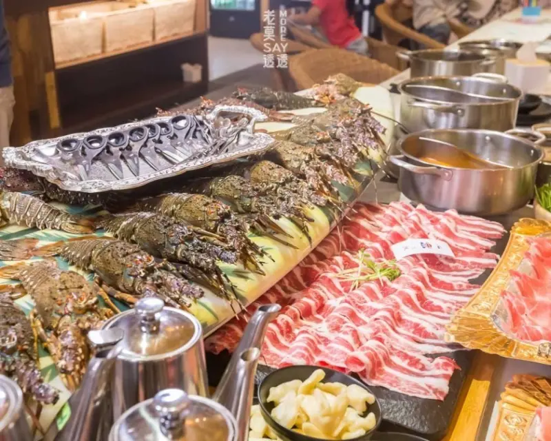 美食窩客 老莫 Say透透。踅透透。 曾在「花花世界鍋物」