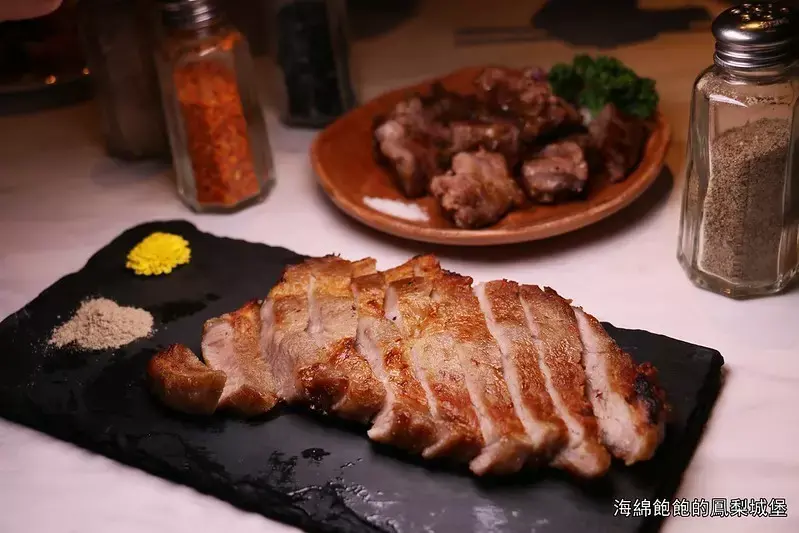 金烤盃 /美食窩客 海綿飽飽的鳳梨城堡 提供 未經許可，不得轉載