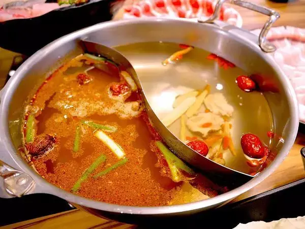 美食窩客 吃貨小姐-梨安 推薦「沸騰 Boiling Shabu Shabu中山店」