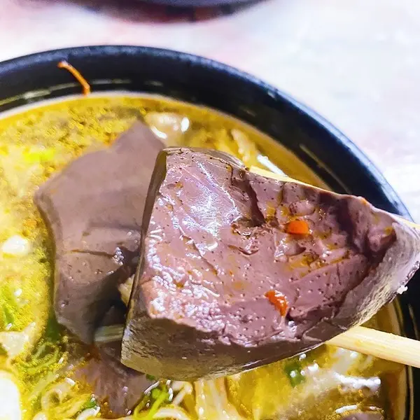 大碗鴨血臭豆腐 /美食窩客 0opstyle 提供 未經許可，不得轉載