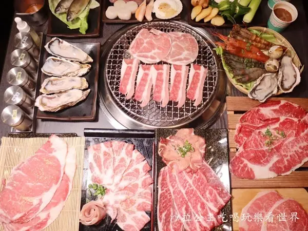 美食窩客 沙拉飯團 曾在「戰醬燒肉雙城店」