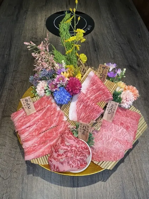 脂板前鍋物 /美食窩客 Ivy的快樂生活記 提供 未經許可，不得轉載