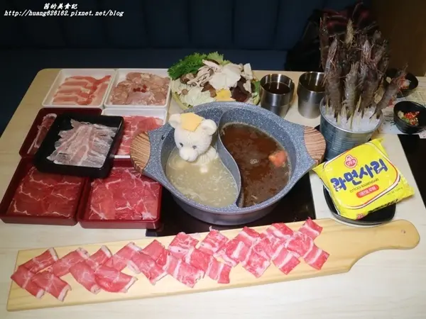 美食窩客 茜的美食記 推薦「星野肉肉鍋-新光三越站前店」