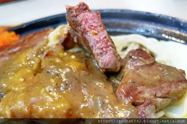 美食窩客 蛇尖上的趣味 曾在「家家牛排屋」