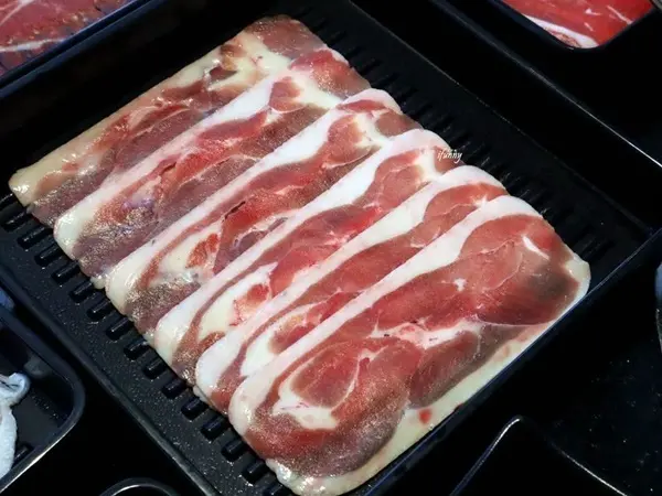 美食窩客 ifunny艾方妮 曾在「金大鋤壽喜燒 三創店」