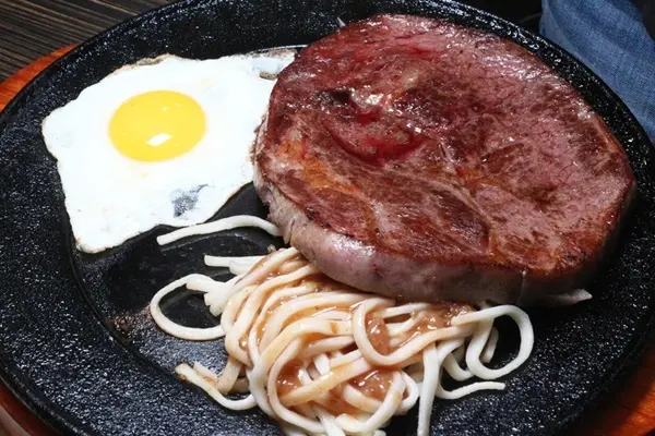 美食窩客 小白筍 曾在「大夯牛排」