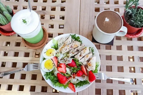 美食窩客 靜兒貪吃遊玩愛分享 曾在「SHIFT Coffee轉咖啡烘焙」