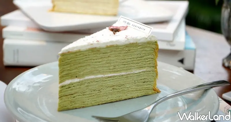 抹茶控會受不了！瘋狂洗版IG美食牆「好樣VVG X 時飴千層蛋糕」聯名了，超療癒櫻花奶餡「櫻花抹茶千層」攻陷你的甜點胃。