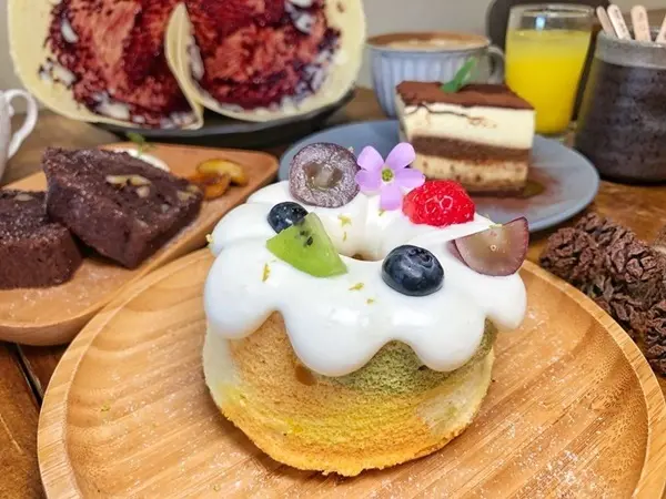 美食窩客 小白只饗ㄔ美食 曾在「自由が丘 長榮街156」