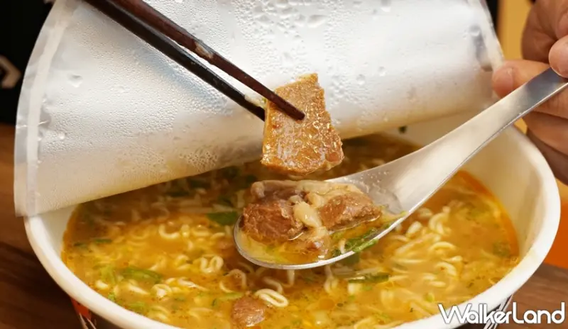 花月嵐大蒜拳骨激辣拉麵 / WalkerLand窩客島提供 未經許可，不得轉載