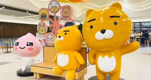 新竹人也有超萌萊恩了！讓人失心瘋的KAKAO FRIENDS快閃新竹巨城，超療癒「巨型萊恩抱枕」免費送你帶回家耍廢。